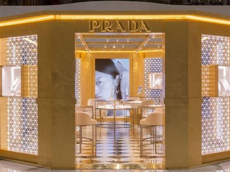 prada fashion marketing strategy